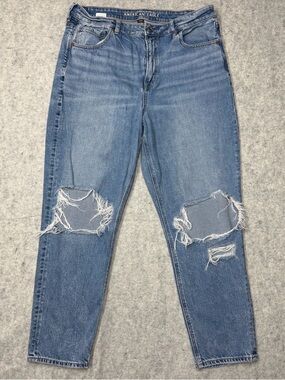 American Eagle Women’s Strigid Distressed Ripped Mom Jean Size 16 High Rise